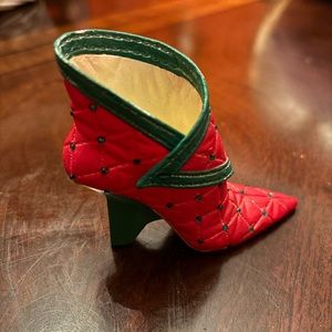 Just the Right Shoe by Raine, Pure Velvet